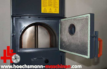 Blick in die Brennkammer eines Fabbri F28CV Warmluftofen mit geöffneter oberer Tür bei höchsmann maschinen GmbH in Langen